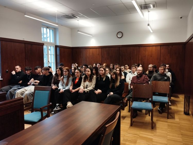 Járásbíróságon jártak a Hunyadisok