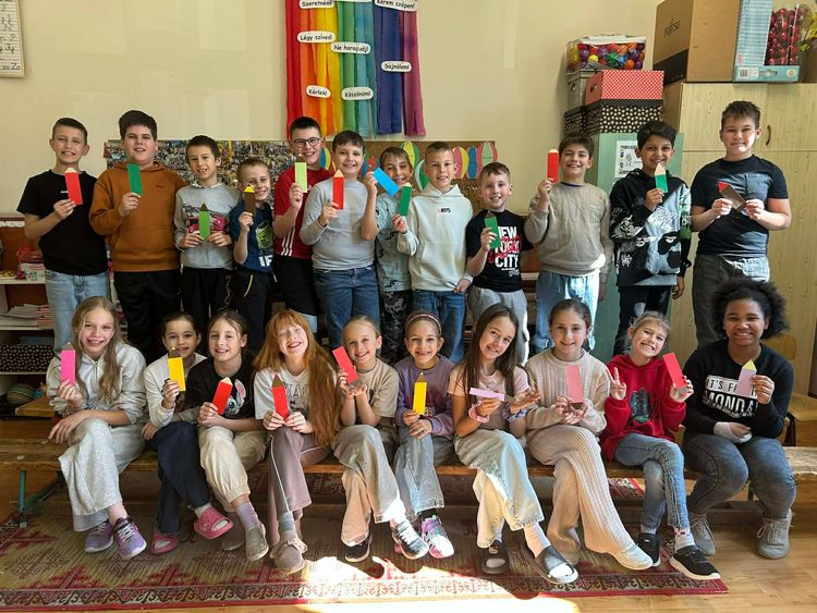 Általános iskolai projekt- Hospitálás és projektfoglalkozás az oktatási szakasszisztens képzésben 👩‍🏫