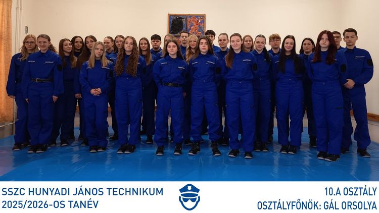 A mai napon megérkezett 10.A osztályunk formaruhája 👩‍✈️🧑‍✈️