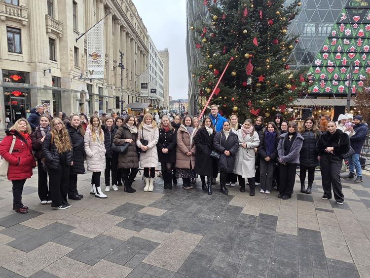 Színházban a Hunyadisok💙